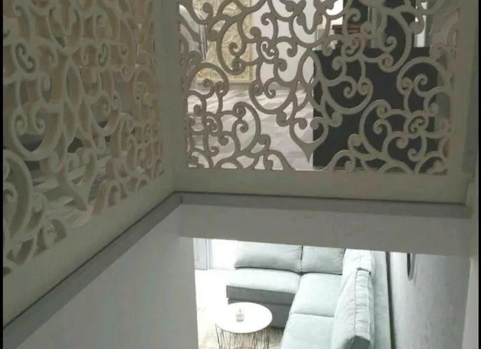 New Renovated Stylisch In Corfu Town דירה